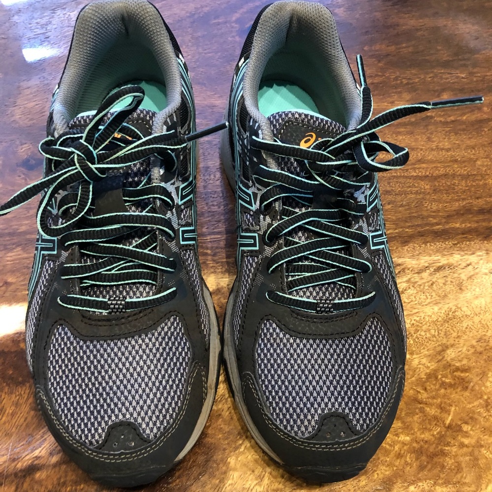 Running shoes